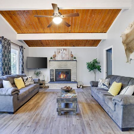 Chic And Stylish Home Hot Tub,4 Bedrooms, Game Movie Room, Firepit, Arcades, Playground On Site 2 Min Walk From Pool And Lake Tobyhanna Esterno foto