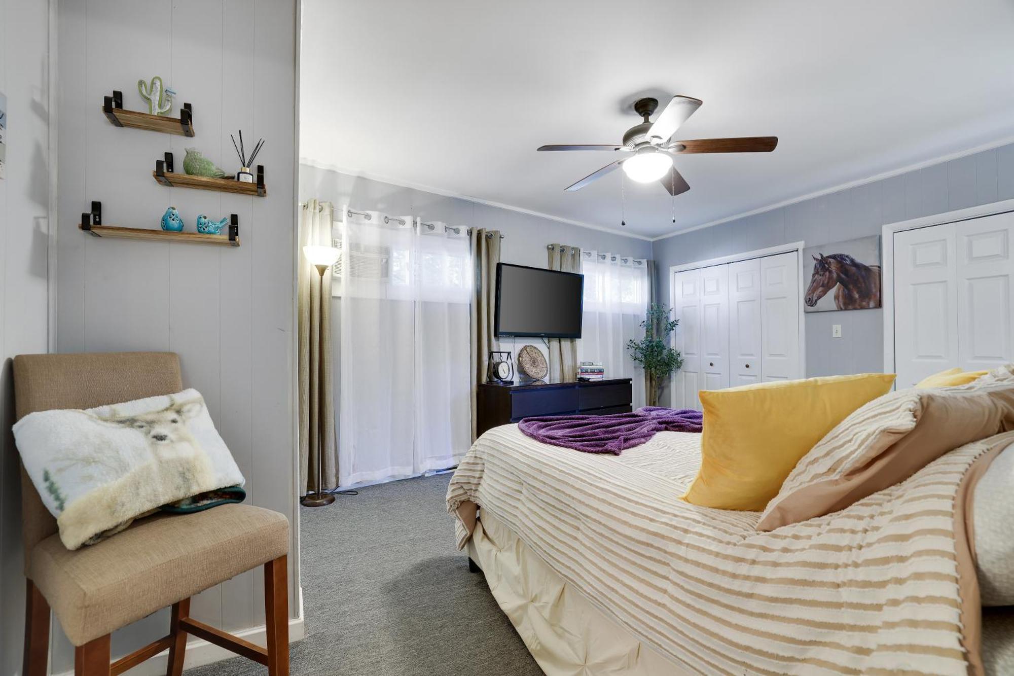 Chic And Stylish Home Hot Tub,4 Bedrooms, Game Movie Room, Firepit, Arcades, Playground On Site 2 Min Walk From Pool And Lake Tobyhanna Esterno foto